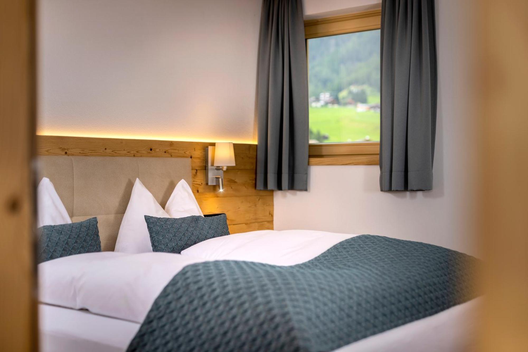 Gamsalm Aparthotel Kals-am Großglockner Exteriör bild
